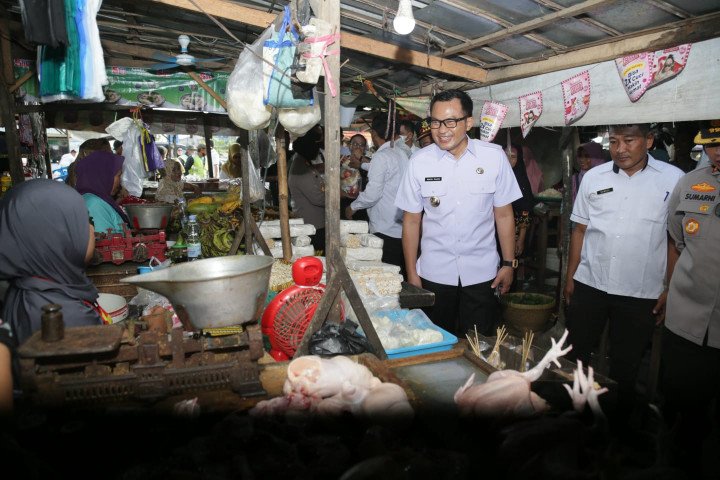 Stabilisasi Harga Pangan, Cirebon Gelontorkan 2.200 Paket Sembako Murah