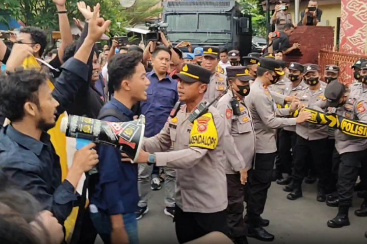 Aksi Usut Tuntas Kasus Pembunuhan Vina Cirebon Diwarnai Saling Dorong