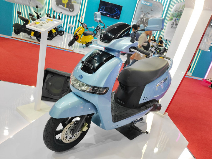 Nongol di PRJ, Intip 3 Keunggulan Motor Listrik TVS iQube