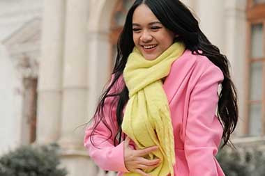 Lagu Neona tentang Penolakan Halus pada Sosok yang Menginginkan Kita