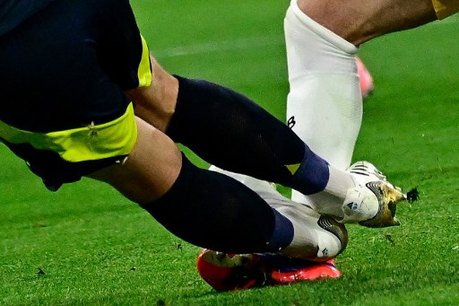 Ryan Porteous Pemain Pertama Diganjar Kartu Merah di Euro 2024