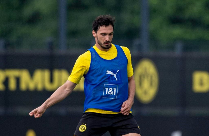 Hummels Tinggalkan Dortmund