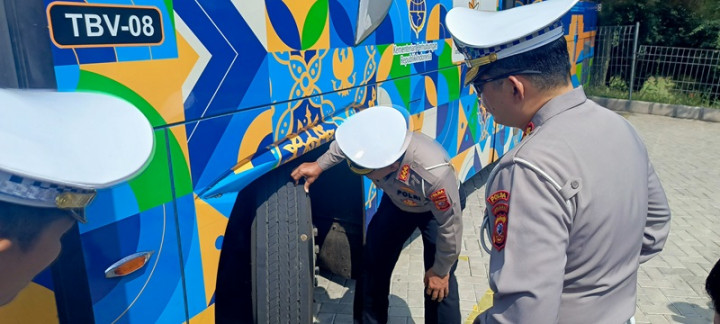 Bus-bus di Kawasan Wisata Jawa Barat Dilakukan Uji Kelaikan