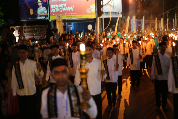 Pawai Obor dan Mobil Hias Semarakkan Malam Takbiran di Banda Aceh