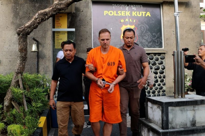 Polisi Tangkap WN Jerman Pemukul Pengendara Motor di Bali