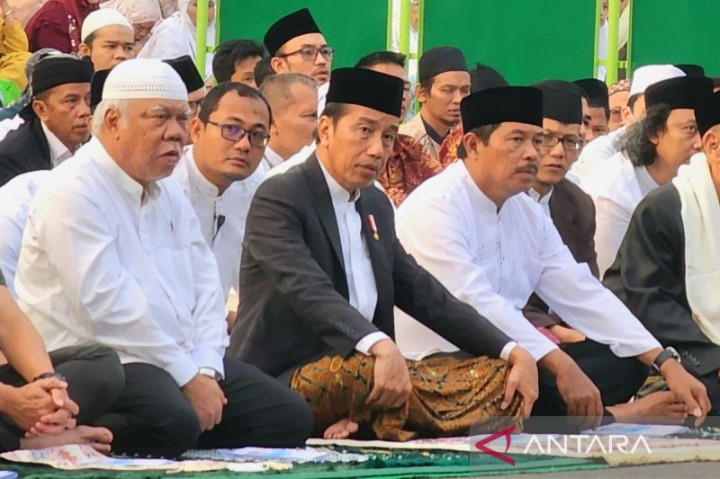 Ketua KPU Jadi Khatib saat Presiden Jokowi Salat Iduladha di Semarang