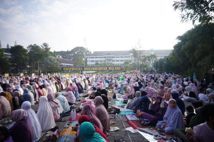Ribuan Warga Malang Solat Iduladha di Lapangan UMM