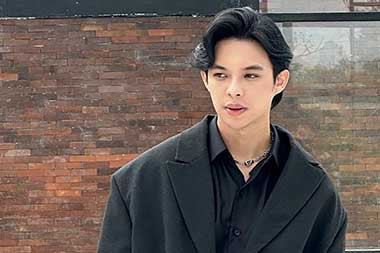 Pengalaman Rey Mbayang dan Dinda Hauw Salat Idul Adha di Bangkok