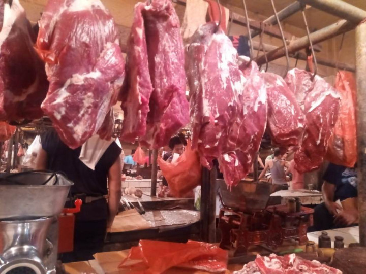 Harga Daging Sapi Turun saat Pembagian Daging Kurban