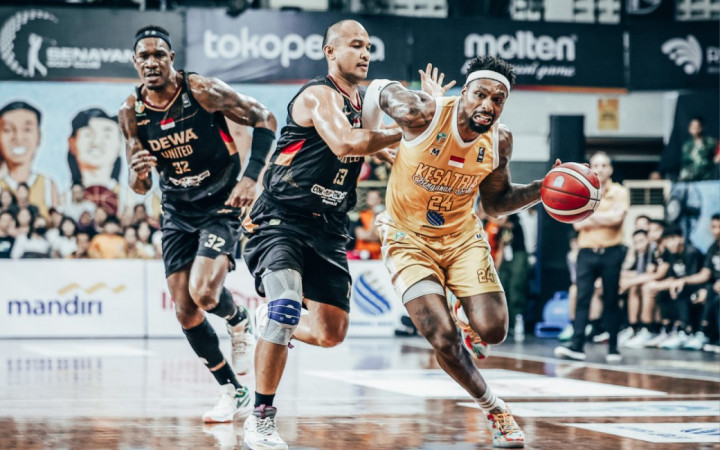 Dewa United Hancurkan Kesatria Bengawan Solo