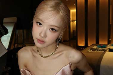 Rosé BLACKPINK Resmi Gabung THE BLACK LABEL