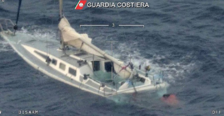 Dua Kapal Tenggelam di Italia, 11 Orang Tewas Puluhan Hilang