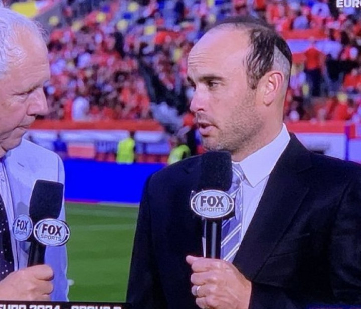 Rambut Landon Donovan Bikin Salfok Netizen saat Jadi Pundit di Laga Prancis vs Austria