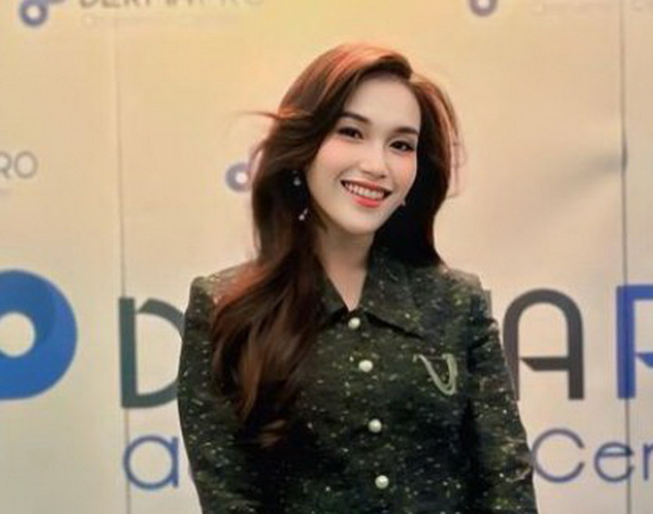 Tampil Seperti Hong Hae In, Ayu Ting Ting Dipuji Warganet