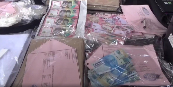 4 Tersangka Kasus Produksi dan Pengedaran Uang Palsu Rp22 Miliar Diburu