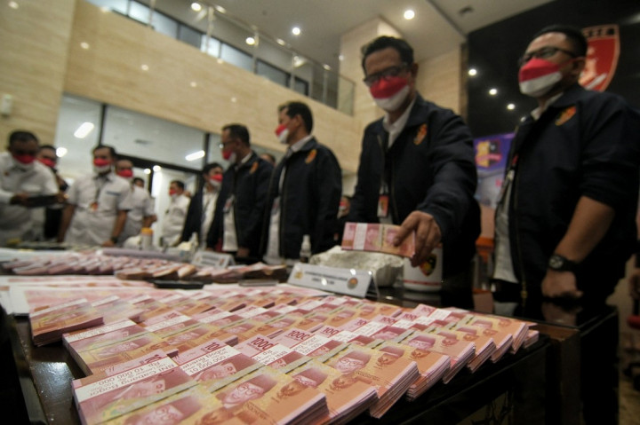 Polisi Sita Mesin Pencetak Uang Palsu Senilai Rp22 Miliar di Sukabumi