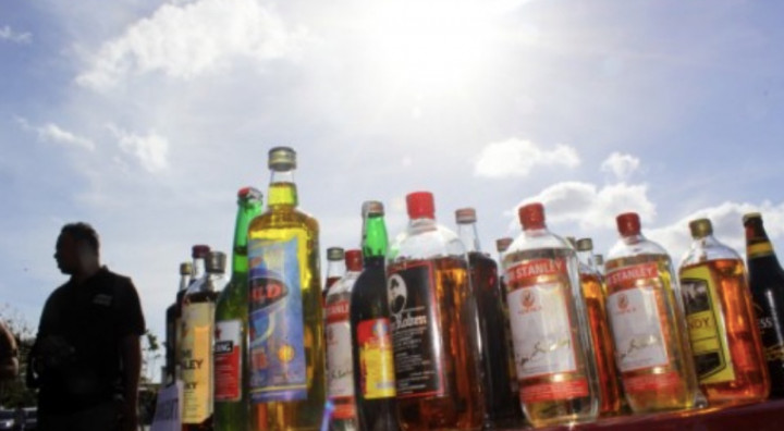 Miras Ilegal Makan Korban di India, 34 Orang Tewas