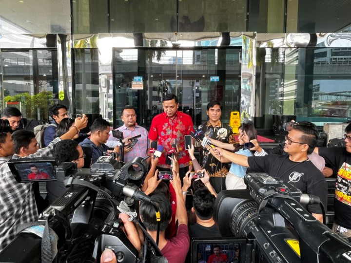 Kubu Staf Hasto Sambangi Dewas KPK Usai Diperiksa Penyidik