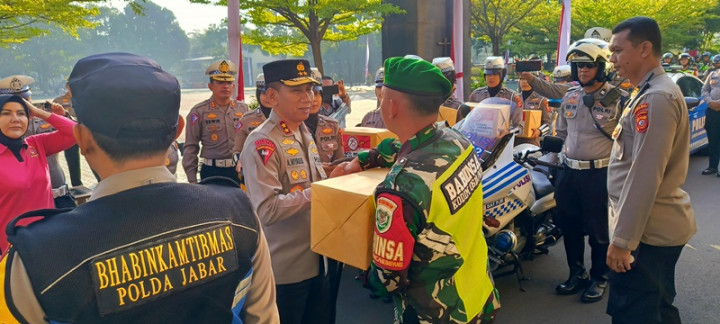 HUT Bhayangkara, Polda Jabar Sebar 2.000 Paket Sembako
