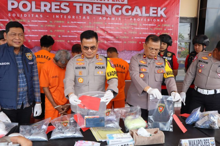 Polres Trenggalek Tangkap Seorang ASN Kedapatan Main Judi Online