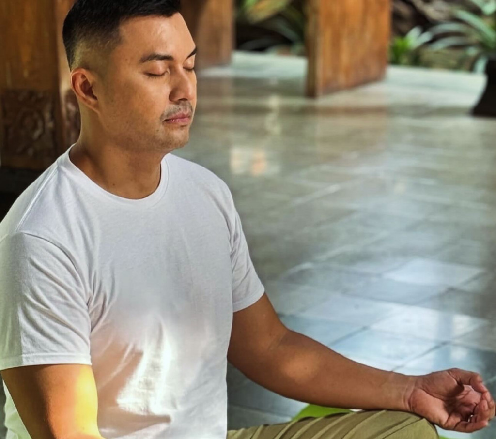 Ade Rai dan Anjasmara Rasakan Manfaat Yoga untuk Kesehatan Mental (foto: instagram)