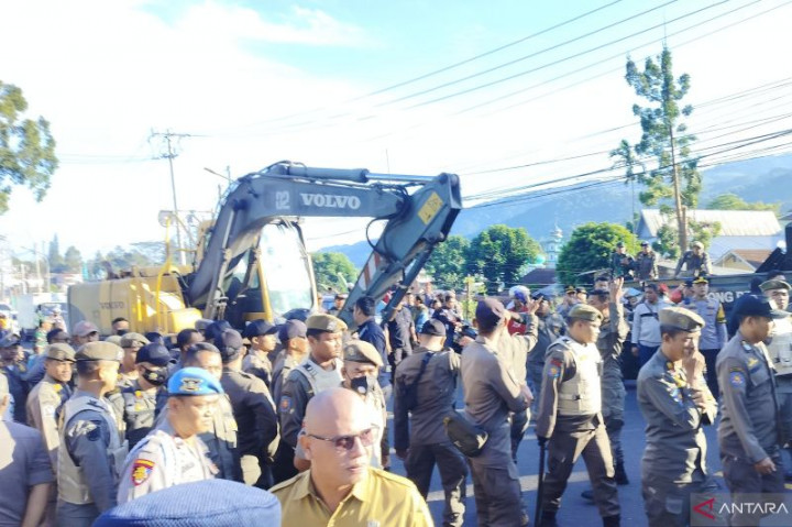 Bupati Bogor Sebut Ekonomi PKL Puncak Membaik Usai Pindah ke Rest Area