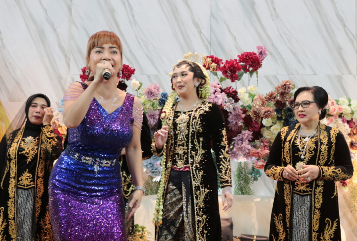 Irma Darmawangsa Tak Pernah Malu Tampil di Acara Kawinan