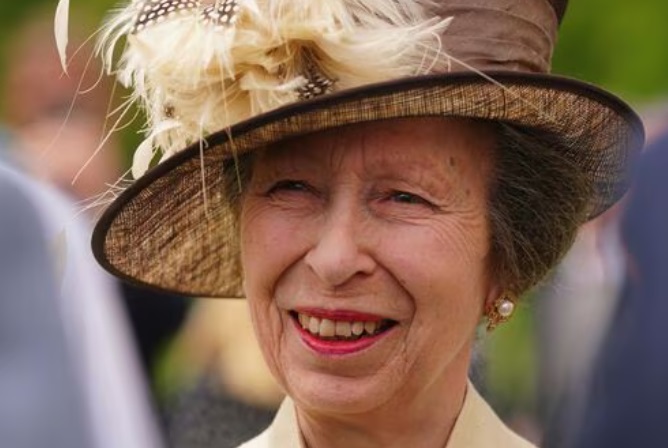 Putri Anne Adik Raja Charles III Dirawat di RS akibat Cedera Kepala saat Berkuda