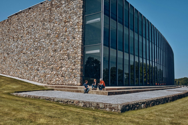 Para CEO di Indonesia Tetap Pertimbangkan Adopsi  AI Generatif