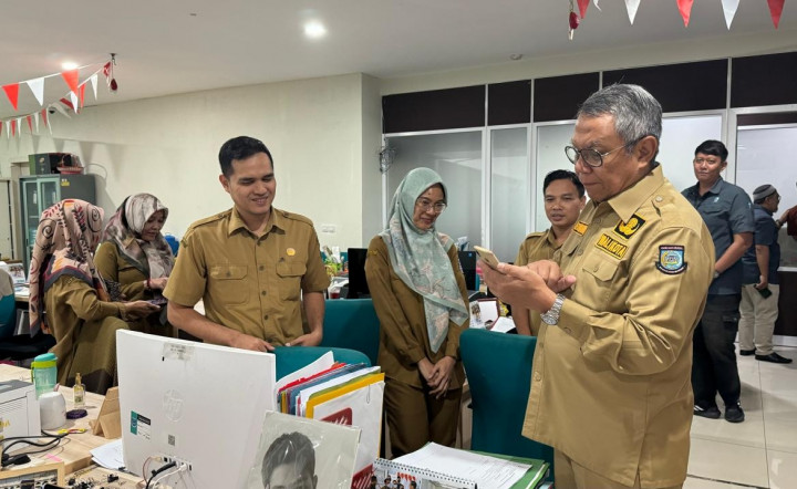 Wali Kota Tangerang Selatan Sidak Ponsel ASN Antisipasi Judi <i>Online</i>
