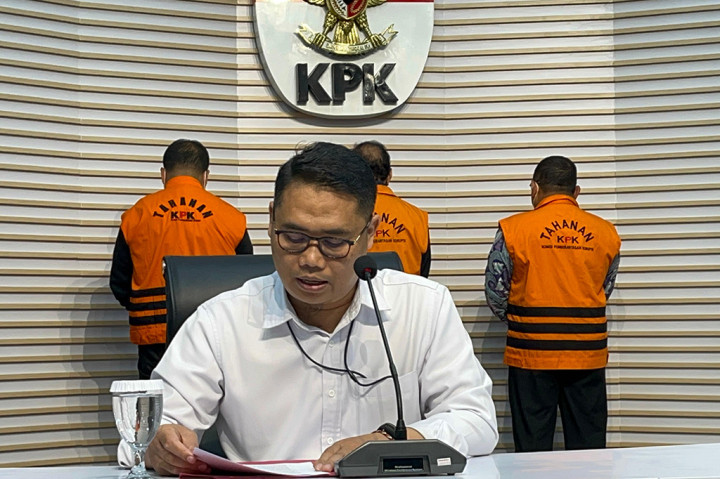 KPK Tahan Kepala Baguna PDIP Terkait Kasus Korupsi Truk Basarnas