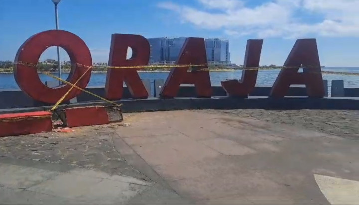 Remaja Tewas usai Tertimpa <i>Landmark</i> di Pantai Losari Makassar