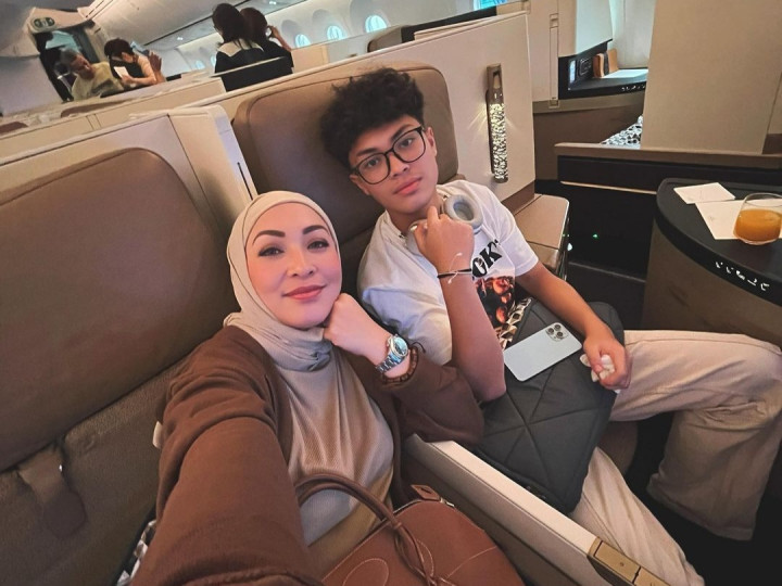 Angelina Sondakh Antar Keanu Massaid ke Barcelona: Bikin Papa Adjie Bangga!