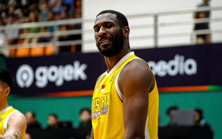 Kesatria Bengawan Solo Lepas Taylor Johns