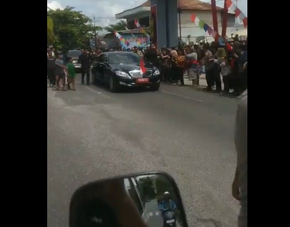 Detik-detik Rombongan Presiden Jokowi Setop Ambulans di Sampit Kalteng