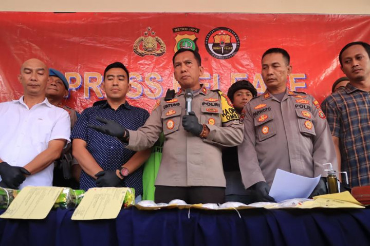 Polisi Sita 3,7 Kg Sabu dalam Kemasan Teh Cina di Jok Motor