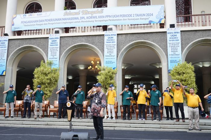 Fapet UGM Pecahkan Rekor MURI Pembagian dan Minum Susu Terbanyak
