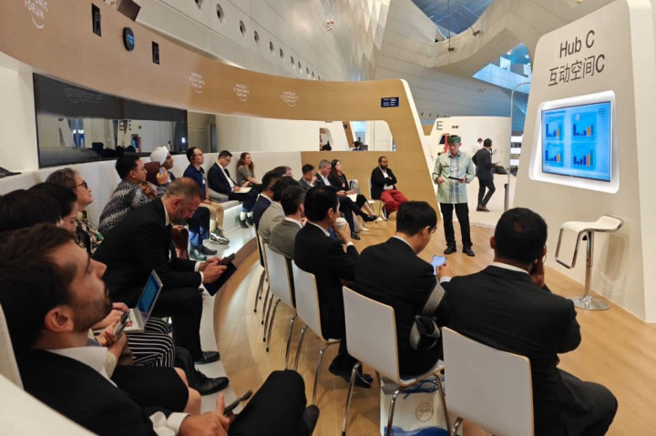 Menparekraf Sampaikan Praktik Berkelanjutan Parekraf Indonesia di Tiongkok