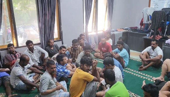 Puluhan WNA Diduga Imigran Gelap Terdampar di Pantai Sukabumi