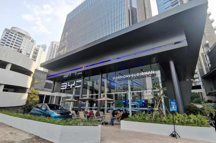 Mewah, Dealer BYD Berdiri Tegak di Jalan Sudirman Jakarta