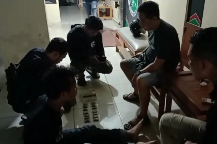 Polisi Grebek Jaringan Pengedar Ganja di Lampung