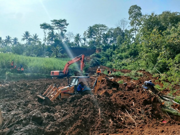 Longsor di Blitar, 2 Orang Ditemukan Tewas, 1 Masih Dicari