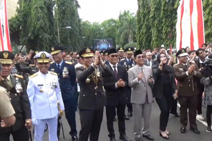 Upacara HUT Bhayangkara, Kapolda Sulsel Kena Prank Demo Masyarakat