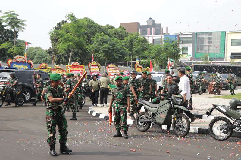 Berkonvoi Motor, TNI Geruduk Markas Polres Metro Tangerang