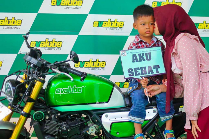 Tak Hanya Main di Komunitas Motor, Evalube juga Punya Gerakan Sosial