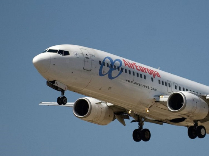 Pesawat Air Europa Dilanda Turbulensi Parah, 30 Orang Terluka