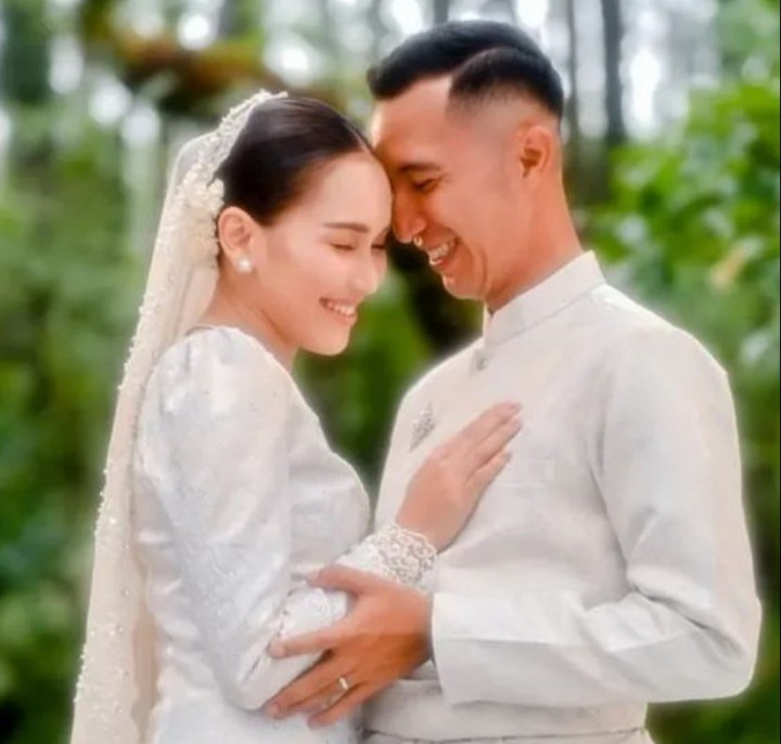 Pernikahan Batal, Begini Kondisi Hubungan Keluarga Ayu Ting Ting dan Fardhana