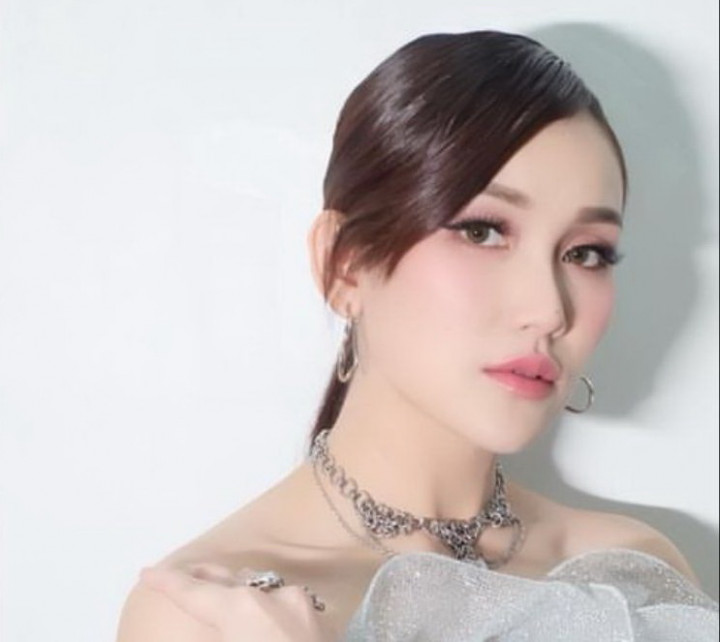 Ayu Ting Ting Ingin Kembalikan Seserahan Setelah Putus, tetapi Ini yang Terjadi