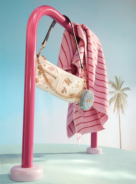 Shout out Barbie Lover! Intip Koleksi Barbie x Aldo yang Bawa Era 90-an