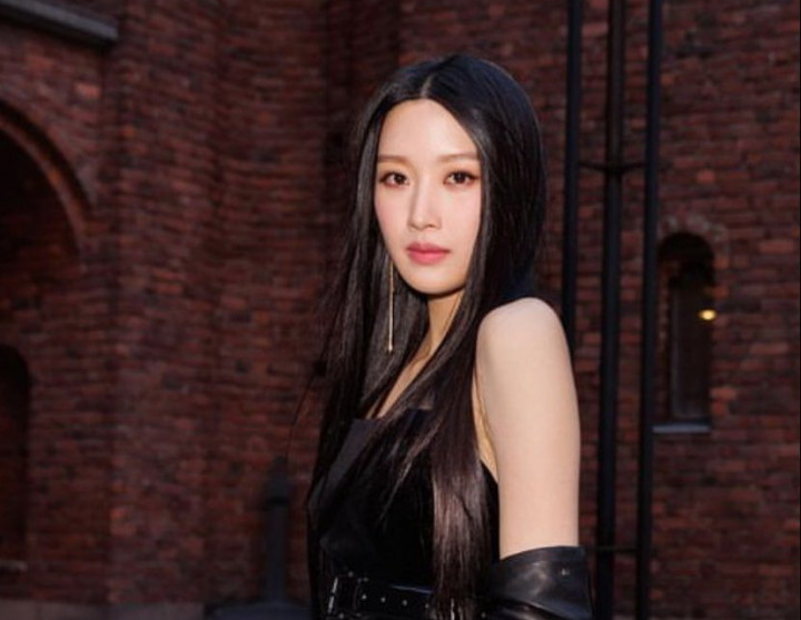 Moon Ga Young Resmi Tanda Tangani Kontrak dengan Agensi Baru